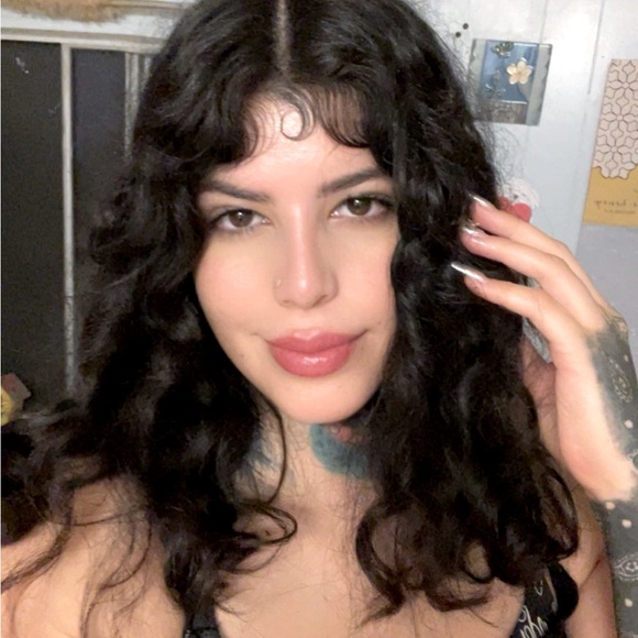 Meet your Posher, Rah - Picture 2 of 2